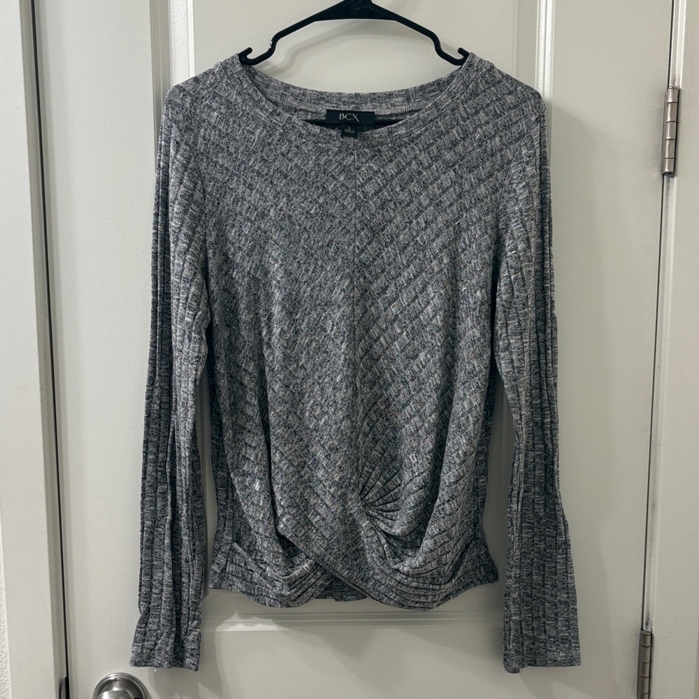 BCX Gray Twist-Hem Long Sleeve Knit Top